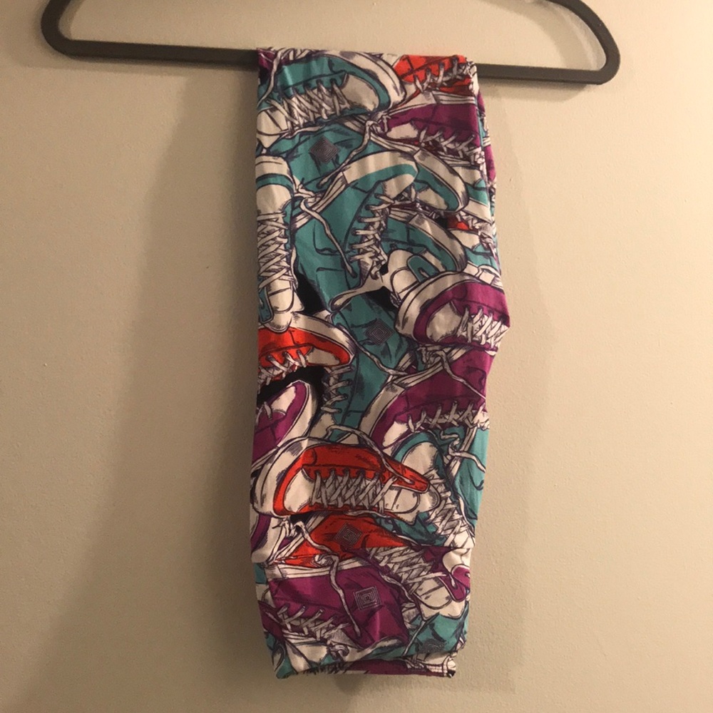 LuLaRoe Converse Leggings